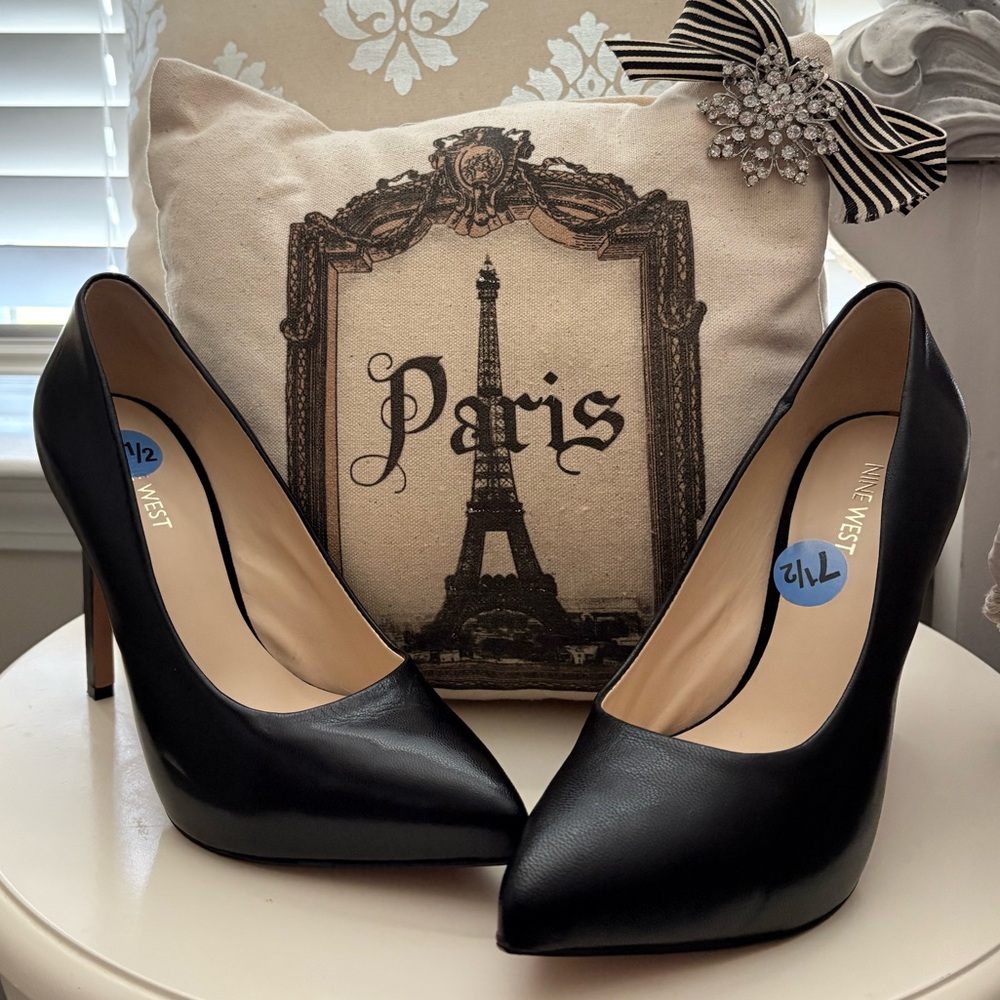 Nine West”LEAPAFAITH” Black Stiletto Heels